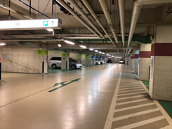 大阪市立北斎場の特徴3 天候に左右されない大型地下駐車場。88台駐車可能。