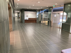 堺市立斎場の特徴5 式場が3つあり、小さな家族葬から最大70席まで対応