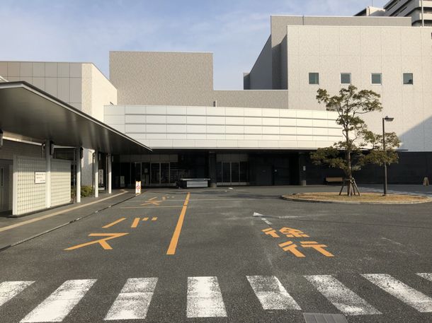 大阪市立鶴見斎場正面